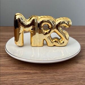 “MRS” jewelry holder